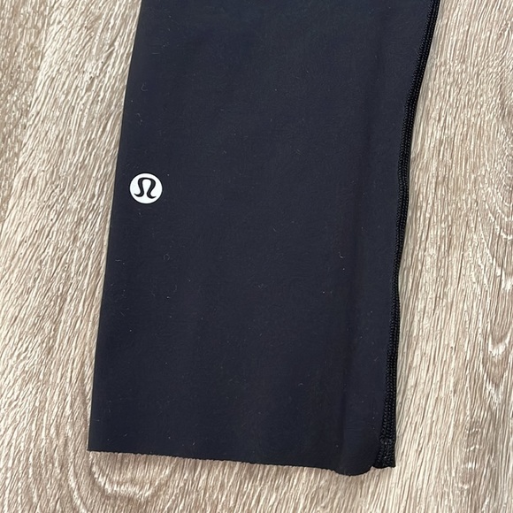 Lululemon Fast and Free Crop II 19" *Nulux sz 4 black - Picture 5 of 6